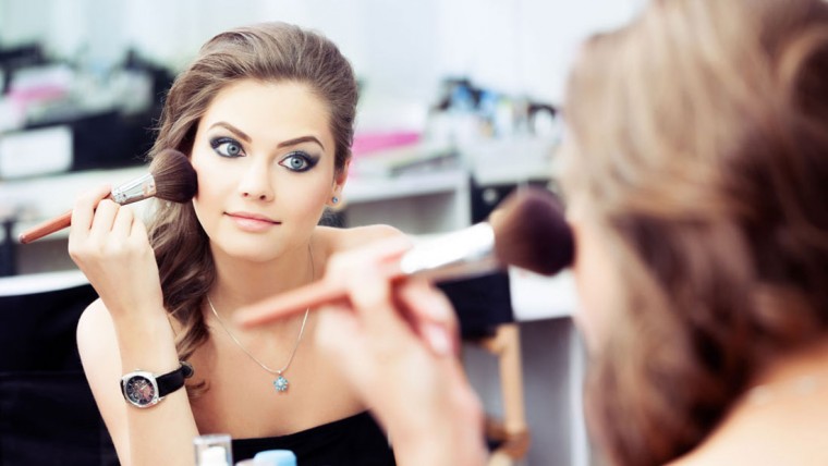 Women-Makeup-Routine-Habits-760x428